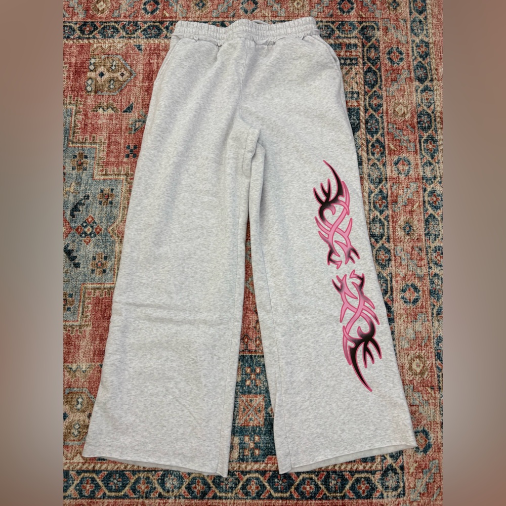 Tilly’s Gray Sweatpants with Pink Design